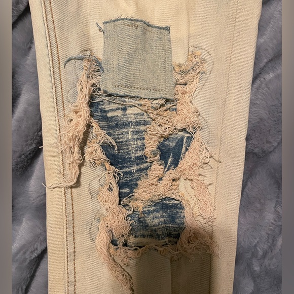 MENS TRENDY RIPPED JEANS - Picture 5 of 6